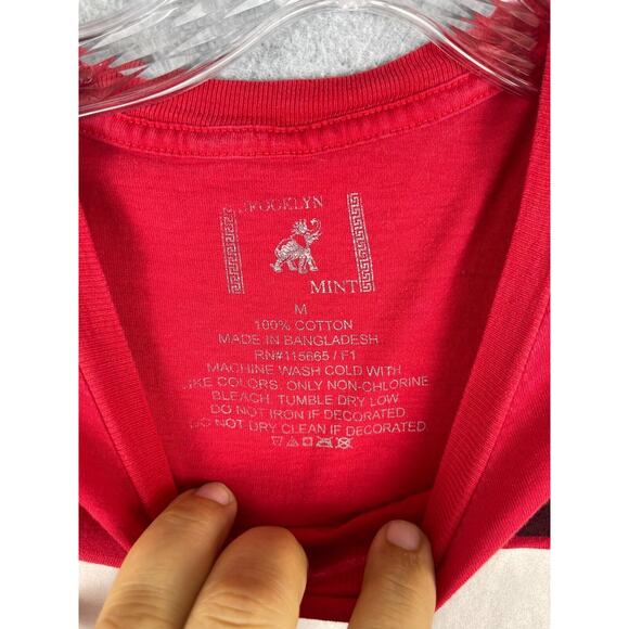 Brooklyn Mint Notorious BIG Ready to Die T Shirt Mens M Red Rap Album Cover - Picture 5 of 9